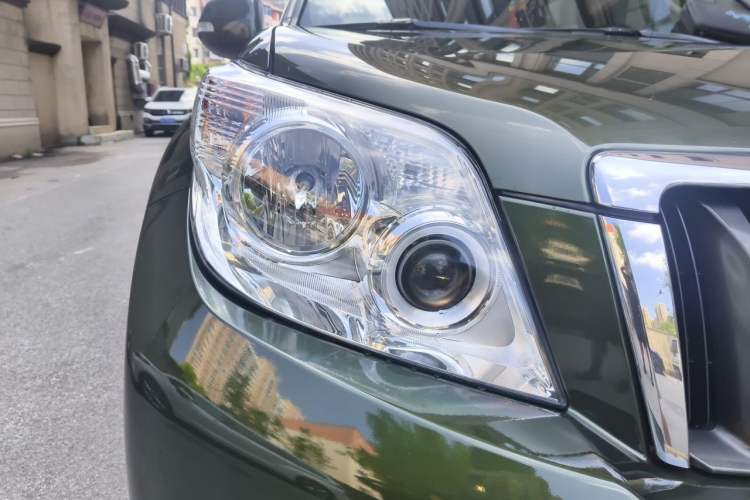 Used Toyota Prado 2010 2.7L Automatic Standard Edition Right Front Headlight