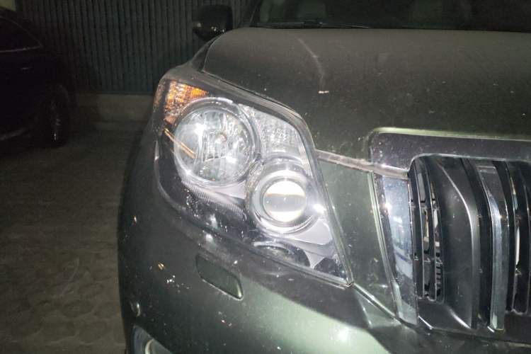 Used Toyota Prado 2010 4.0L Automatic VX NAVI Right Front Headlight