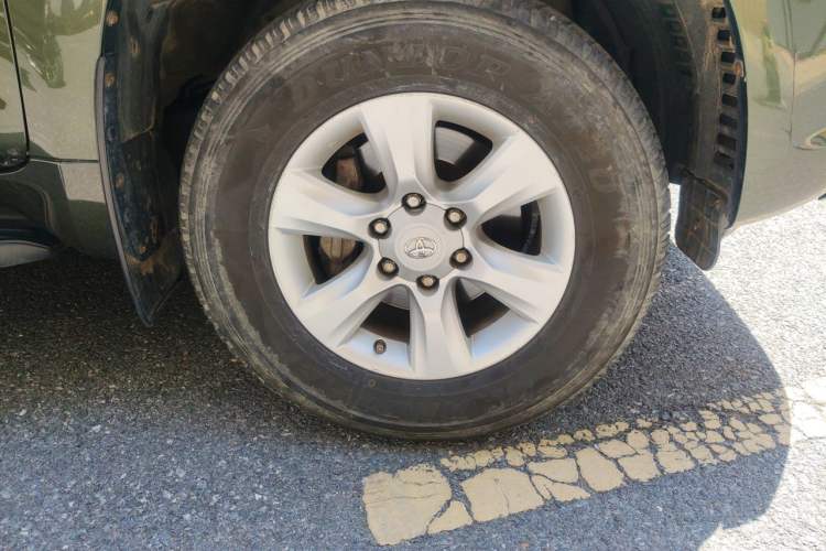 Used Toyota Prado 2010 2.7L Automatic Standard Edition Right Front Wheel Hub
