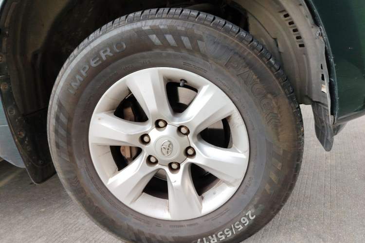 Used Toyota Prado 2010 4.0L Automatic TX-L NAVI Right Front Wheel Hub