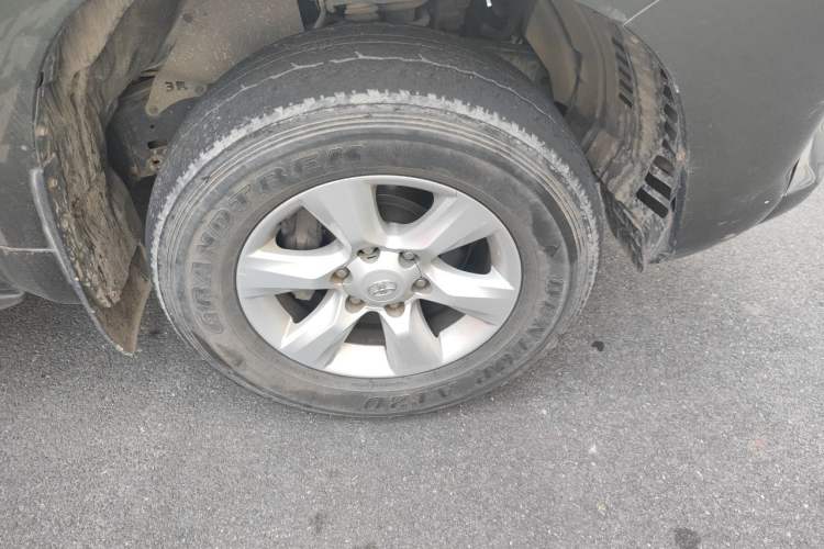 Used Toyota Prado 2010 2.7L Automatic Standard Edition Right Front Wheel Hub