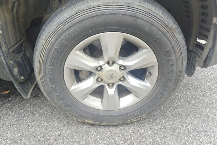 Used Toyota Prado 2010 2.7L Automatic Deluxe Edition Right Front Wheel Hub