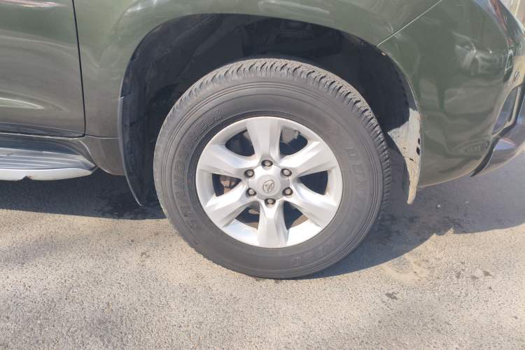 Used Toyota Prado 2010 4.0L Automatic TX-L NAVI Right Front Wheel Hub