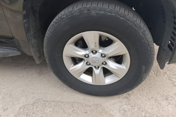 Used Toyota Prado 2010 2.7L Automatic Deluxe Edition Right Front Wheel Hub