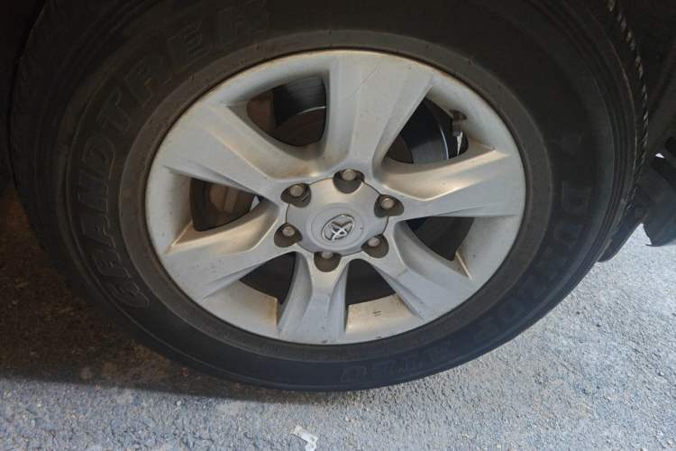 Used Toyota Prado 2010 4.0L Automatic TX-L NAVI Right Front Wheel Hub