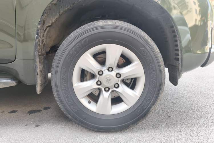 Used Toyota Prado 2010 2.7L Automatic Standard Edition Right Front Wheel Hub