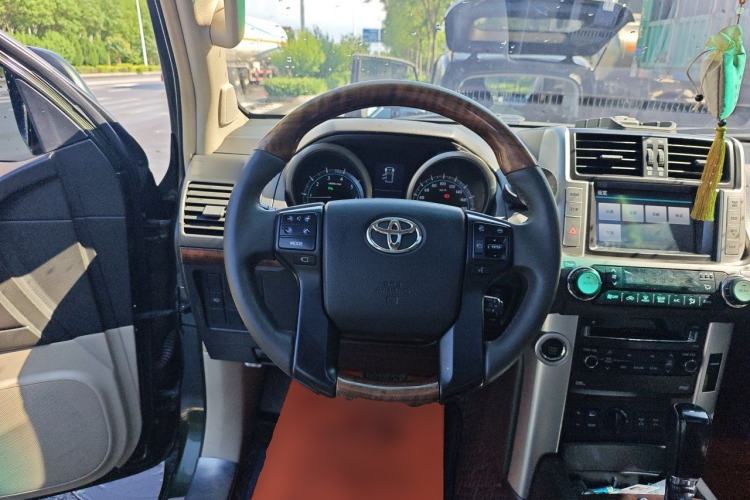Used Toyota Prado 2010 4.0L Automatic VX NAVI Steering Wheel