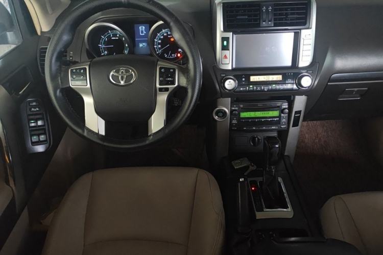 Used Toyota Prado 2010 4.0L Automatic TX-L Steering Wheel