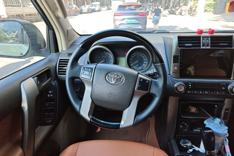 Used Toyota Prado 2010 2.7L Automatic Deluxe Edition Steering Wheel