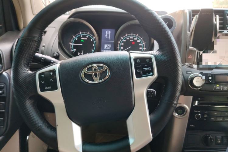 Used Toyota Prado 2010 4.0L Automatic TX-L NAVI Steering Wheel