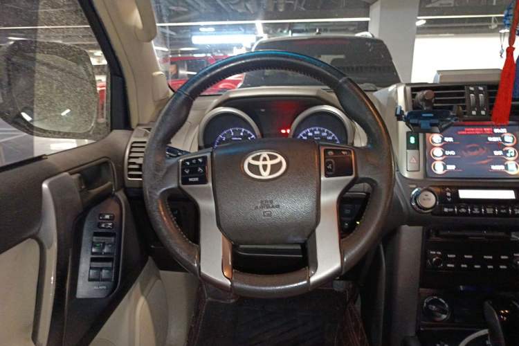 Used Toyota Prado 2010 2.7L Automatic Standard Edition Steering Wheel