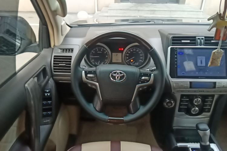 Used Toyota Prado 2010 2.7L Automatic Standard Edition Steering Wheel