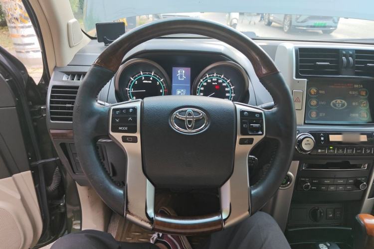 Used Toyota Prado 2010 4.0L Automatic VX Steering Wheel