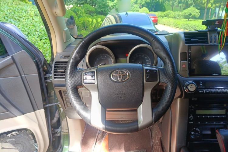 Used Toyota Prado 2010 2.7L Automatic Deluxe Edition Steering Wheel