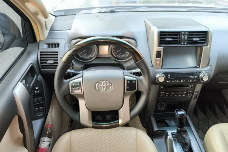 Used Toyota Prado 2010 2.7L Automatic Deluxe Edition Steering Wheel