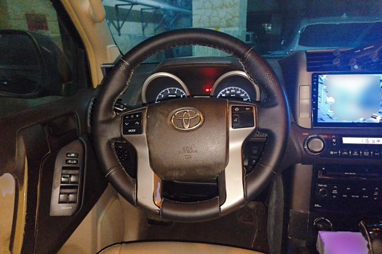 Used Toyota Prado 2010 2.7L Automatic Deluxe Edition Steering Wheel