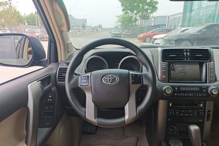 Used Toyota Prado 2010 2.7L Automatic Deluxe Edition Steering Wheel