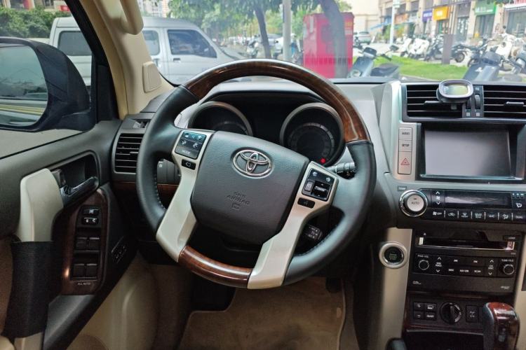 Used Toyota Prado 2010 4.0L Automatic VX NAVI Steering Wheel