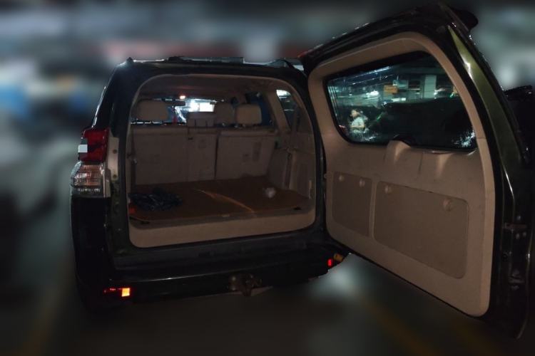 Used Toyota Prado 2010 4.0L Automatic TX-L Trunk
