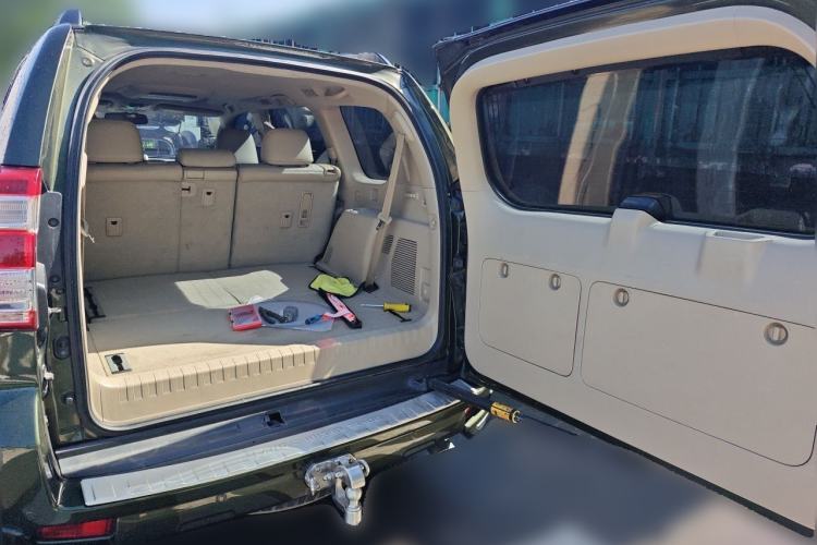 Used Toyota Prado 2010 4.0L Automatic VX NAVI Trunk