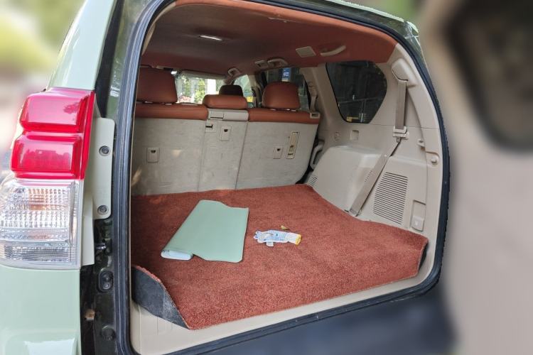 Used Toyota Prado 2010 2.7L Automatic Deluxe Edition Trunk