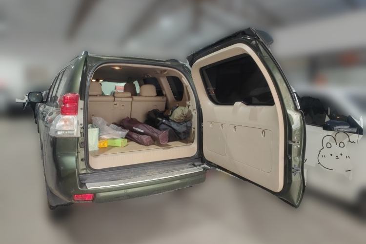 Used Toyota Prado 2010 2.7L Automatic Standard Edition Trunk