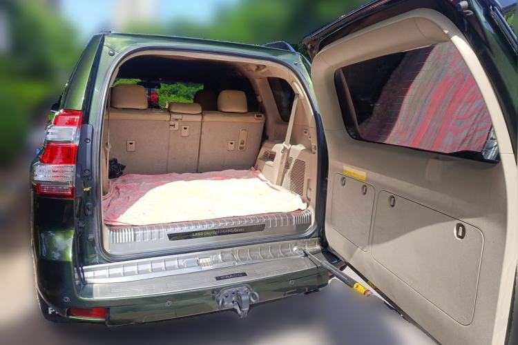 Used Toyota Prado 2010 2.7L Automatic Deluxe Edition Trunk
