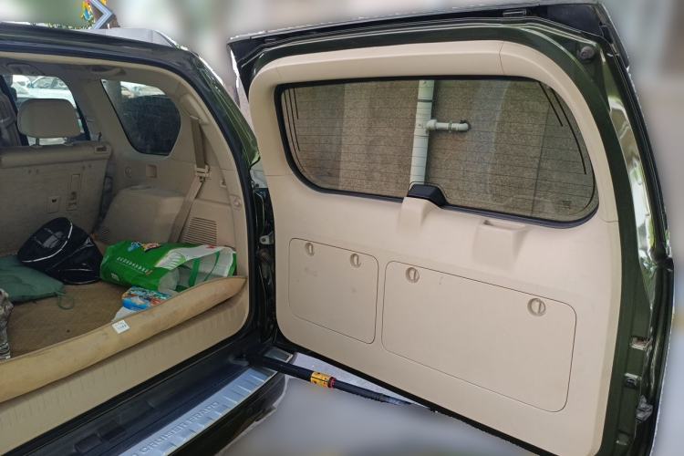 Used Toyota Prado 2010 4.0L Automatic VX Trunk