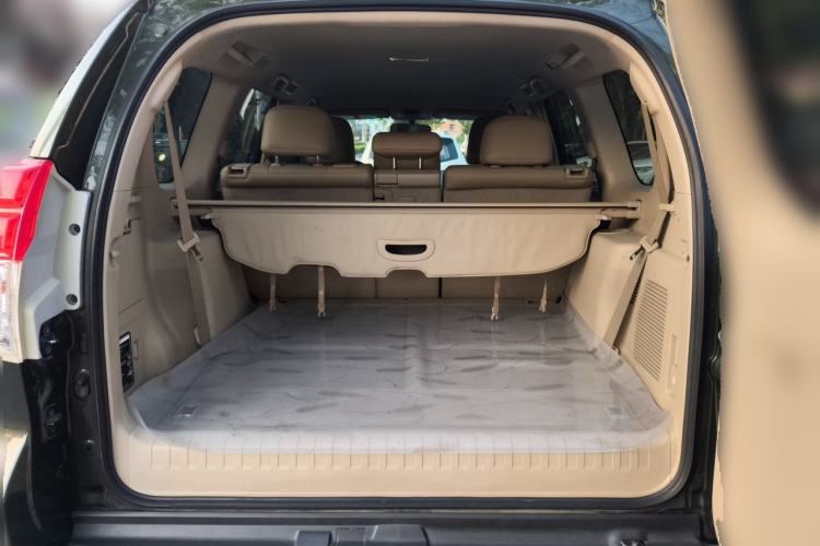 Used Toyota Prado 2010 2.7L Automatic Deluxe Edition Trunk