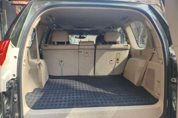 Used Toyota Prado 2010 4.0L Automatic TX-L NAVI Trunk