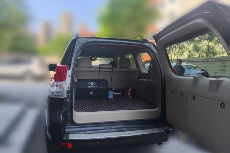Used Toyota Prado 2010 2.7L Automatic Standard Edition Trunk