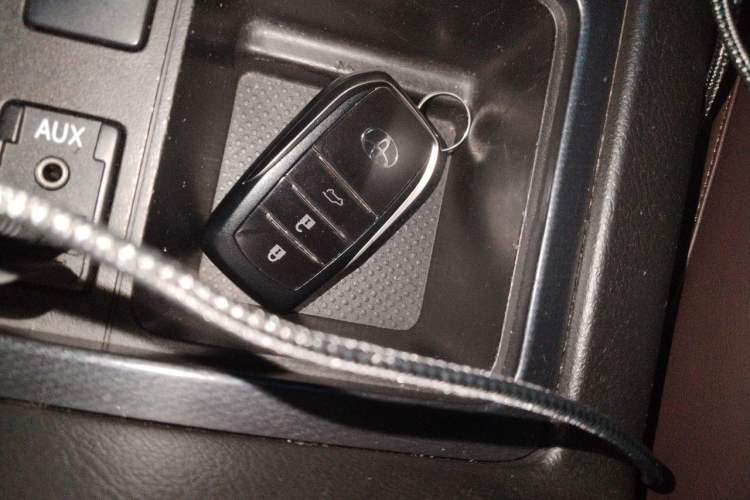 Used Toyota Prado 2010 4.0L Automatic TX-L NAVI Vehicle Key