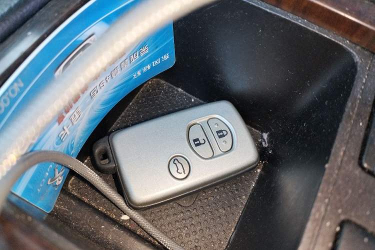 Used Toyota Prado 2010 4.0L Automatic VX NAVI Vehicle Key