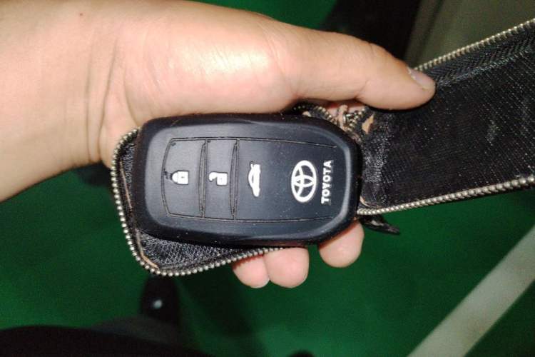 Used Toyota Prado 2010 4.0L Automatic TX Vehicle Key