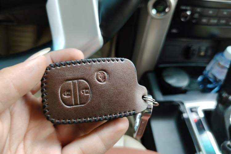 Used Toyota Prado 2010 4.0L Automatic TX-L NAVI Vehicle Key