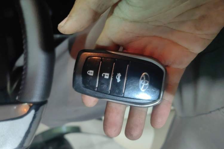 Used Toyota Prado 2010 2.7L Automatic Standard Edition Vehicle Key
