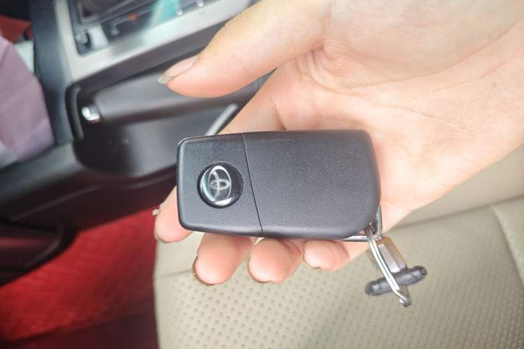 Used Toyota Prado 2010 2.7L Automatic Deluxe Edition Vehicle Key