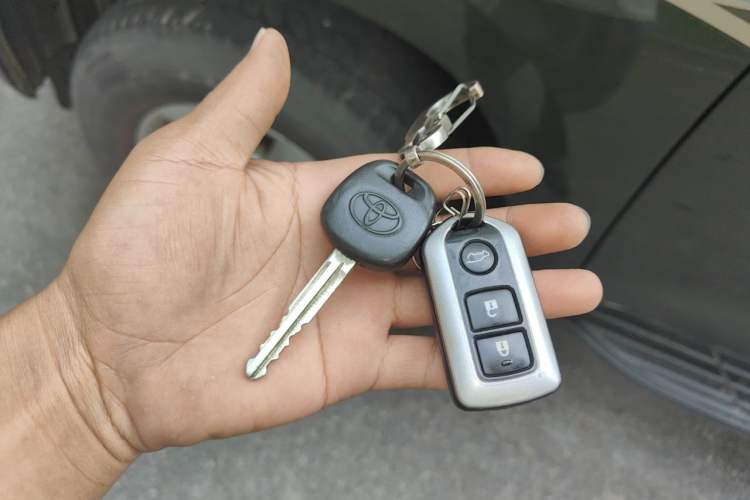 Used Toyota Prado 2010 2.7L Automatic Standard Edition Vehicle Key