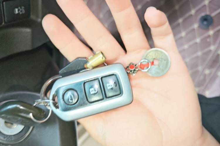 Used Toyota Prado 2010 2.7L Automatic Standard Edition Vehicle Key