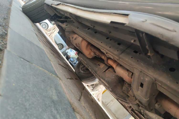 Used Toyota Prado 2010 2.7L Automatic Standard Edition Chassis Front Right