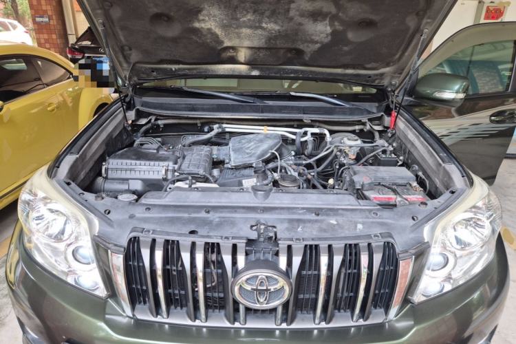 Used Toyota Prado 2010 2.7L Automatic Standard Edition Engine Bay
