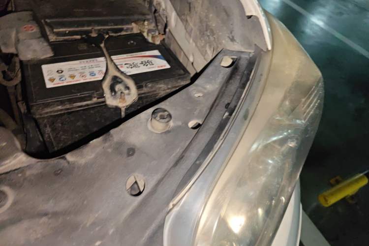 Used Toyota Prado 2010 2.7L Automatic Deluxe Edition Engine Bay Left