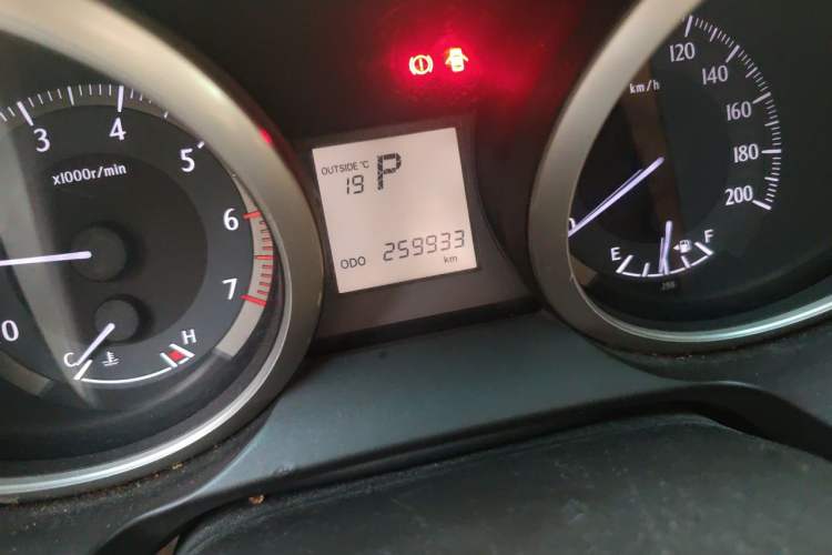 Used Toyota Prado 2010 2.7L Automatic Standard Edition Odometer Close Up