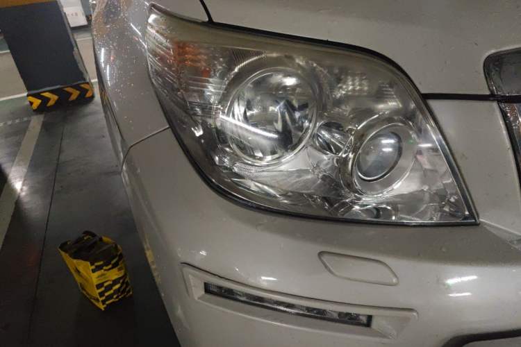 Used Toyota Prado 2010 2.7L Automatic Deluxe Edition Right Front Headlight