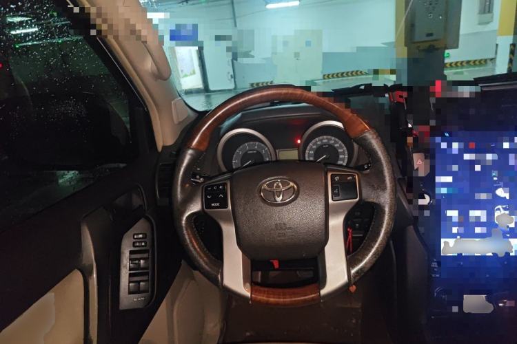Used Toyota Prado 2010 2.7L Automatic Deluxe Edition Steering Wheel