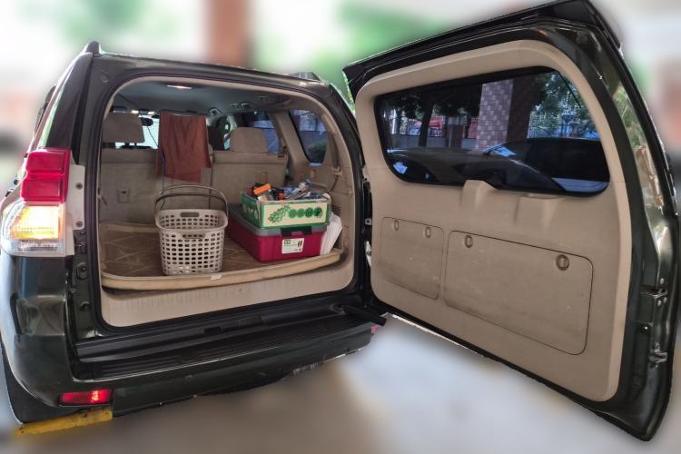 Used Toyota Prado 2010 2.7L Automatic Standard Edition Trunk