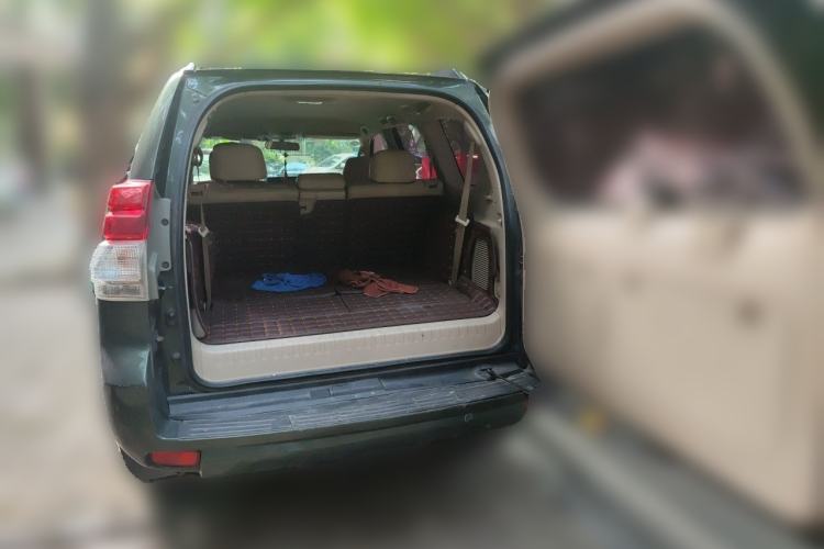 Used Toyota Prado 2010 2.7L Automatic Standard Edition Trunk