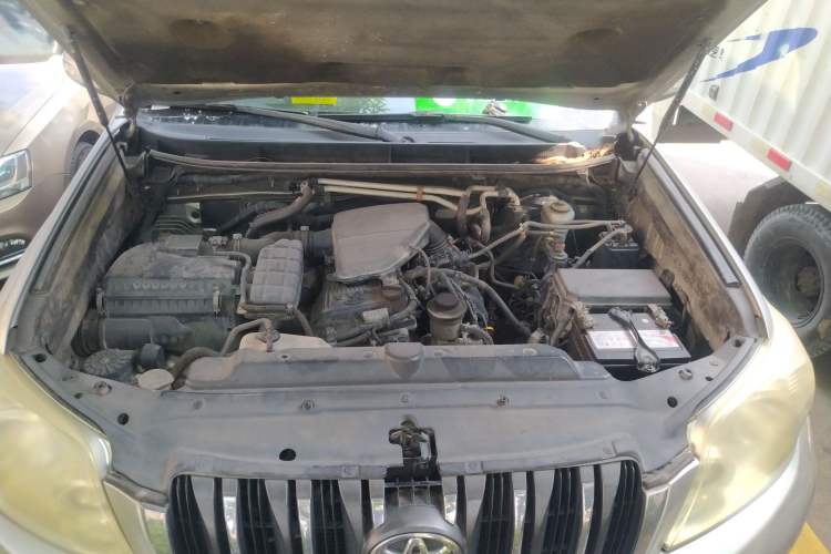 Used Toyota Prado 2010 2.7L Automatic Standard Edition Engine Bay