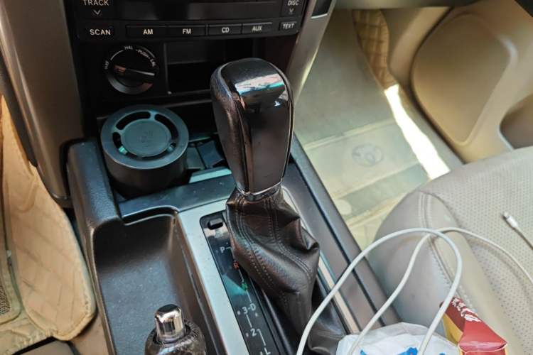 Used Toyota Prado 2010 2.7L Automatic Standard Edition Gear Lever