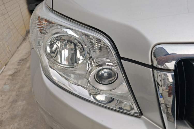 Used Toyota Prado 2010 2.7L Automatic Standard Edition Right Front Headlight